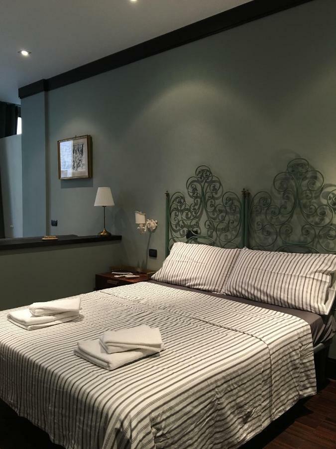 Two Sisters Suites Неаполь Экстерьер фото