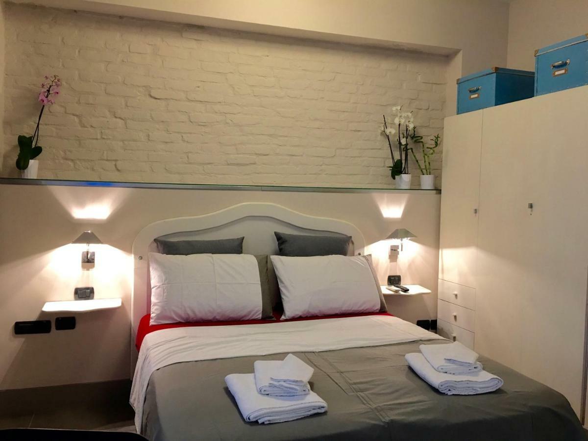 Two Sisters Suites Неаполь Экстерьер фото
